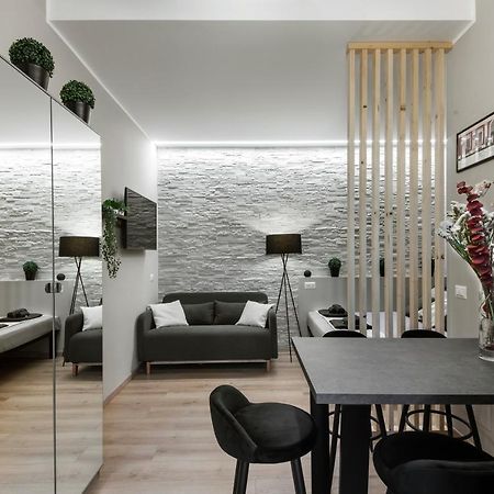 Super Modern And Design Apartment, A Due Passi Dai Navigli Milaan Buitenkant foto