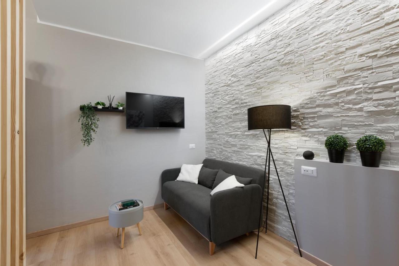 Super Modern And Design Apartment, A Due Passi Dai Navigli Milaan Buitenkant foto