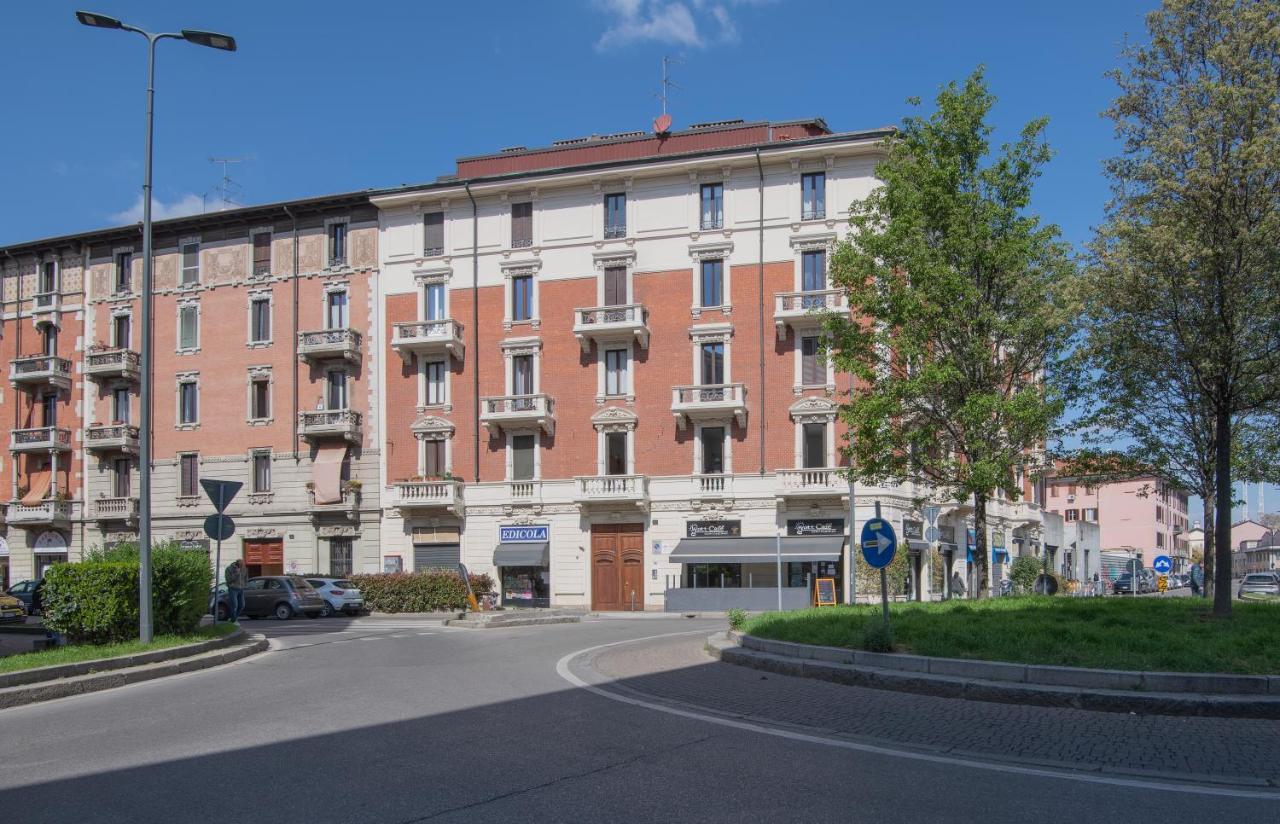 Super Modern And Design Apartment, A Due Passi Dai Navigli Milaan Buitenkant foto