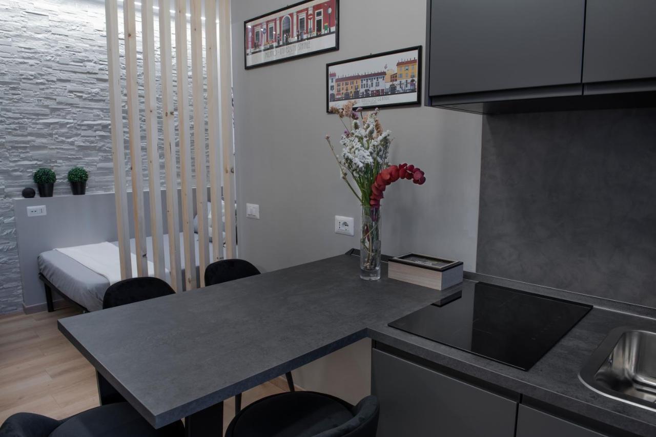 Super Modern And Design Apartment, A Due Passi Dai Navigli Milaan Buitenkant foto