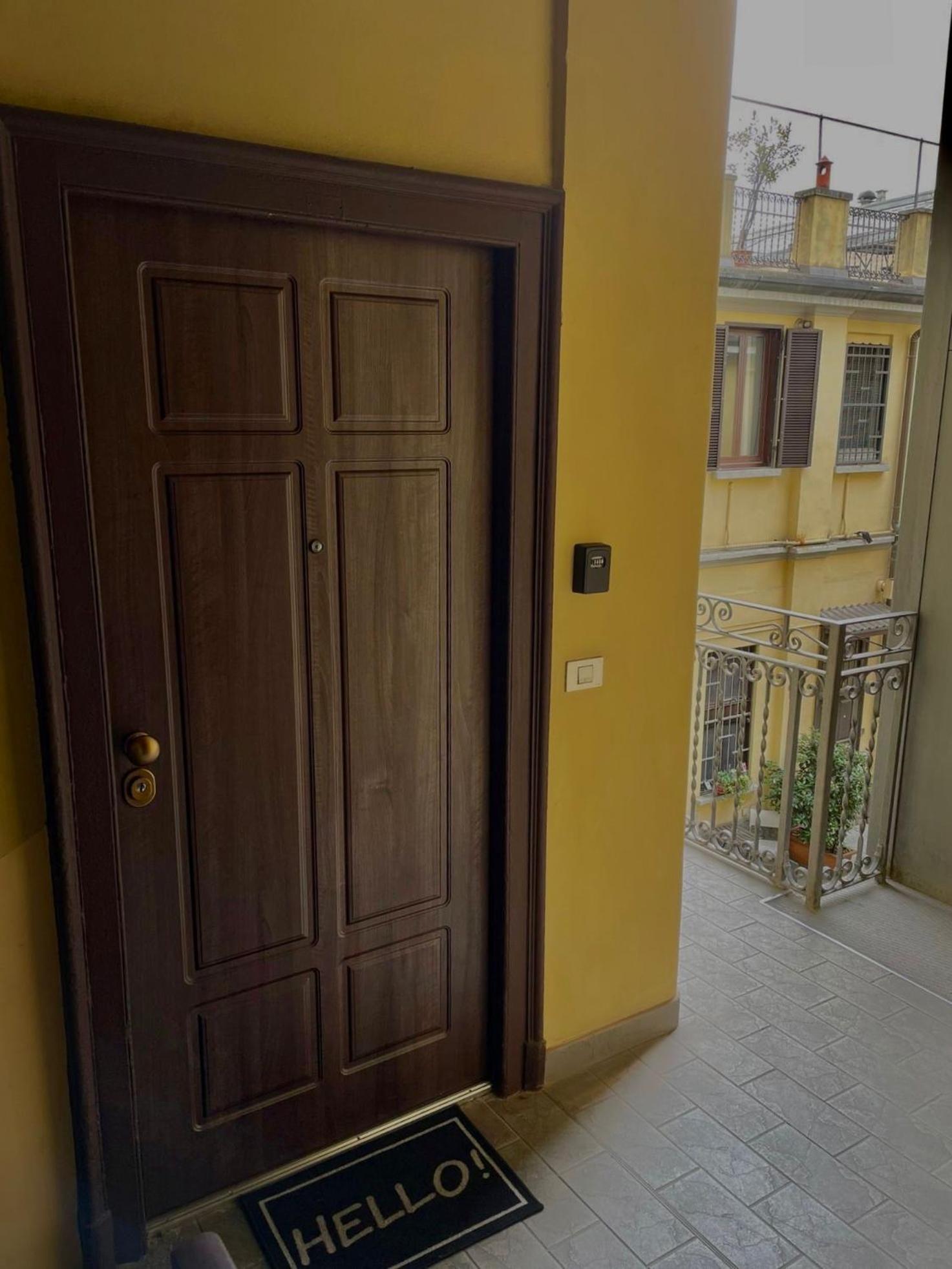 Super Modern And Design Apartment, A Due Passi Dai Navigli Milaan Buitenkant foto
